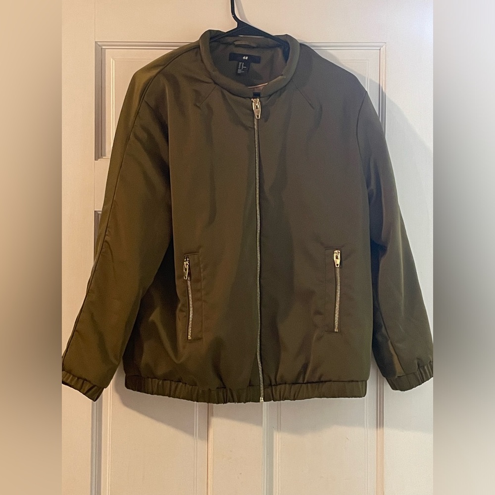 Size 10 Women’s H&M Olive Green Satin Inspired Jacket SEE DESCRIPTION